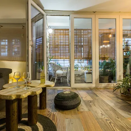Good Times Apartment *
